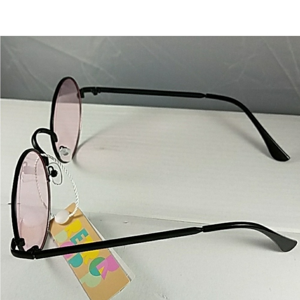Round Yellow Lens with Rose Gold Frame Sunglasses. - Picture 5 of 13